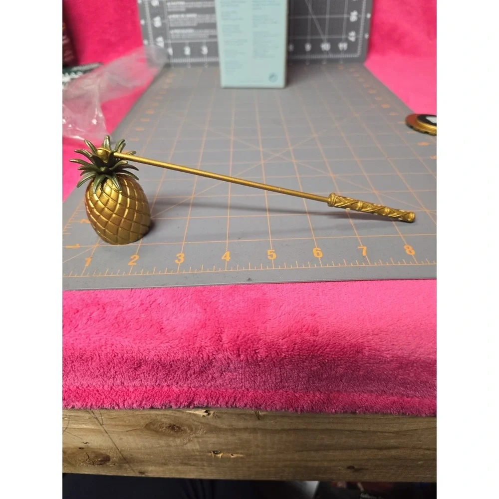 Partylite Island Escape Pineapple Candle Snuffer & Tray New in Box ~ Metal P8419 - Picture 5 of 8
